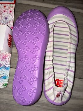 👛 Girls Slip-On Striped Ballet Flats — Purple and White